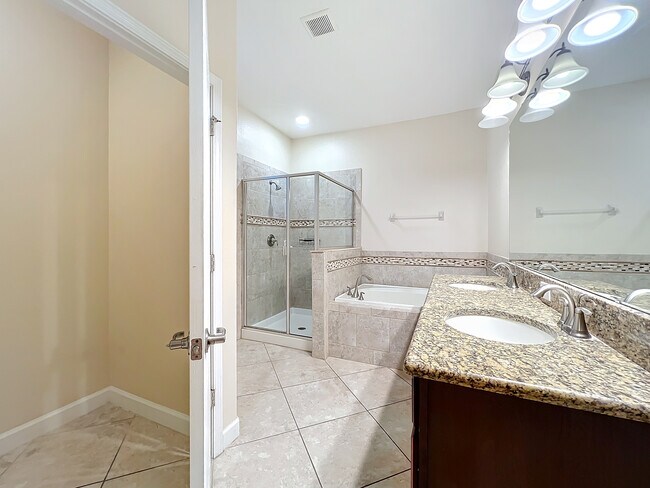 Building Photo - 15147 Driftwood Bend St