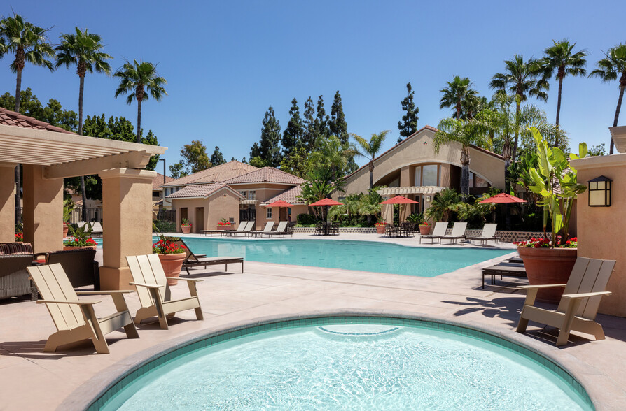 Building Photo - Rancho Santa Fe Apartment Homes