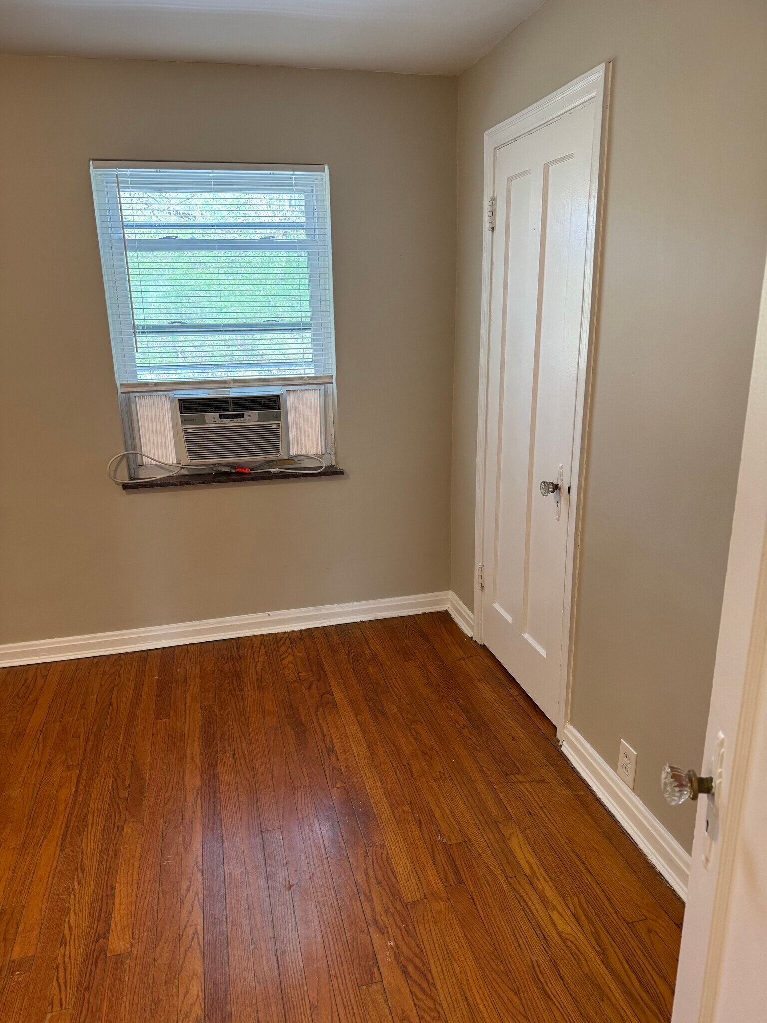 Building Photo - 2822 Lawndale Ave