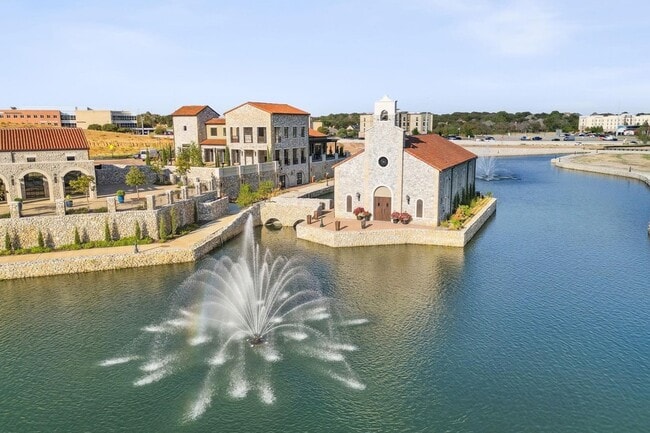 Building Photo - 28 Comillas Dr