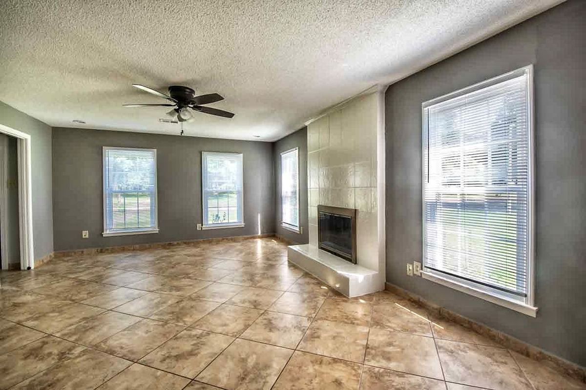 Building Photo - 2598 Cedar Ridge Dr