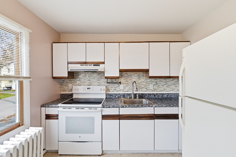 Building Photo - 2 Grandview St