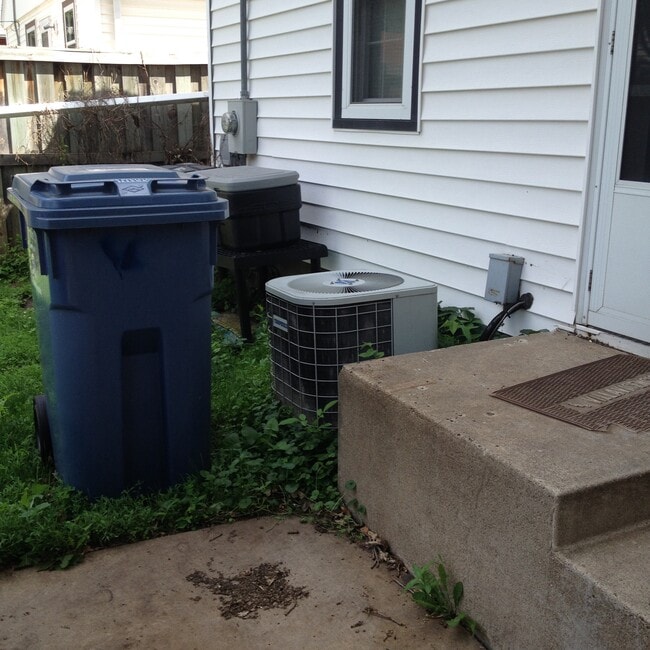 Building Photo - 5620 35th Ave S