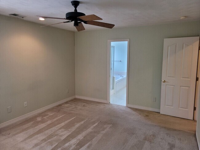 Building Photo - THREE SHIPS LANDING - Four Bedroom Condo