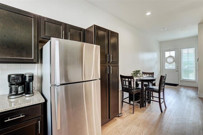 Building Photo - 2400 Louis Henna Blvd