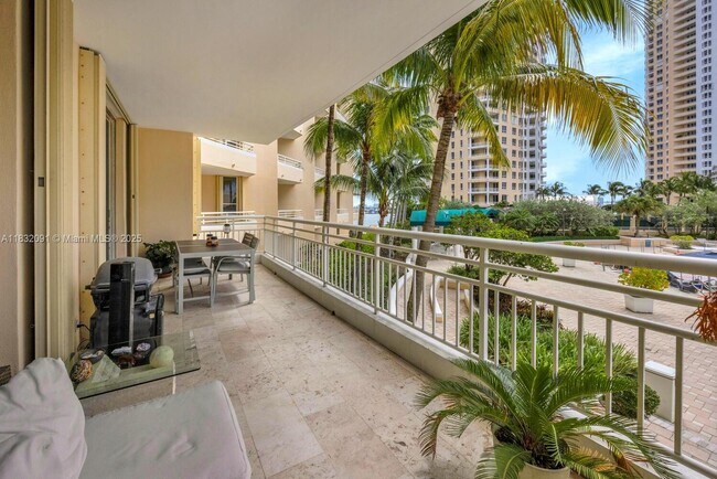Building Photo - 888 Brickell Key Dr