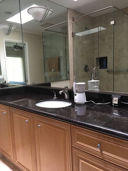 Building Photo - 498 Pierpont Dr