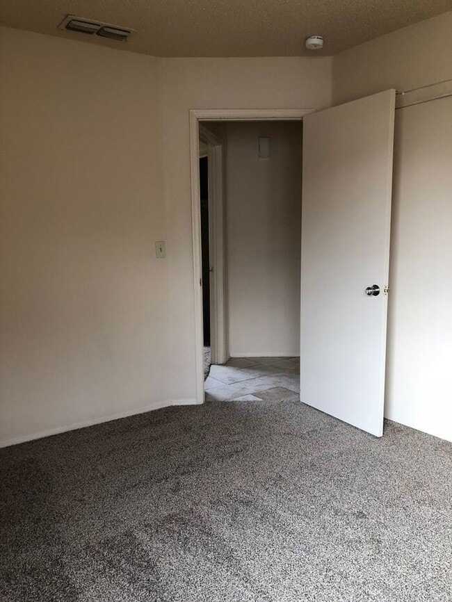 Building Photo - COMING SOON! Adorable 3 Bed 2 Bath in Toll...