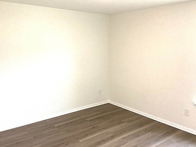 Building Photo - 910 Redcrest Springs Ct