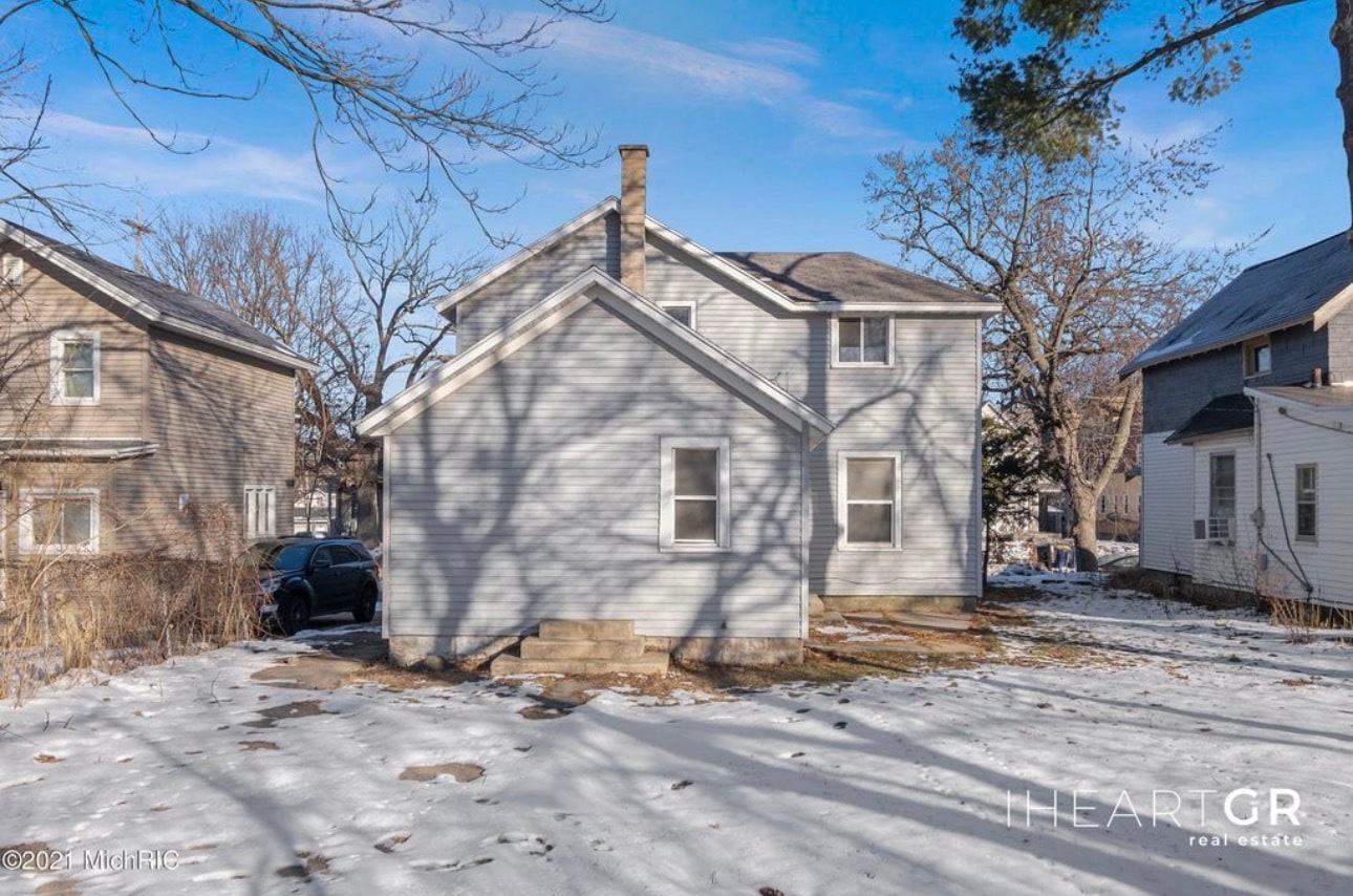 Building Photo - 58 Caledonia St NE