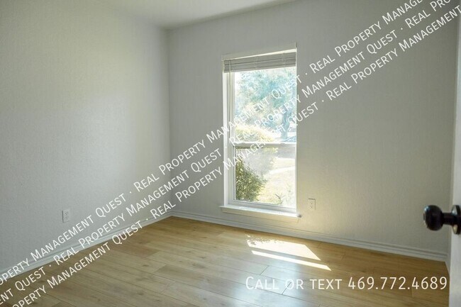 Building Photo - 1226 Mockingbird Ln