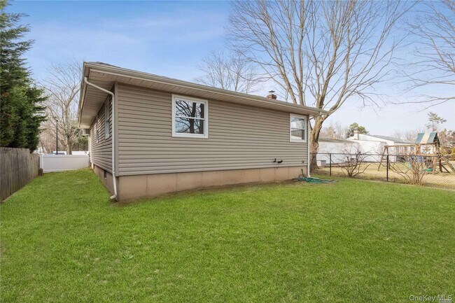 Building Photo - 5 Ashland St