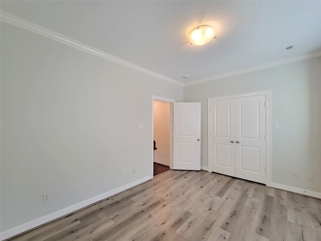 Building Photo - 2416 La Branch St