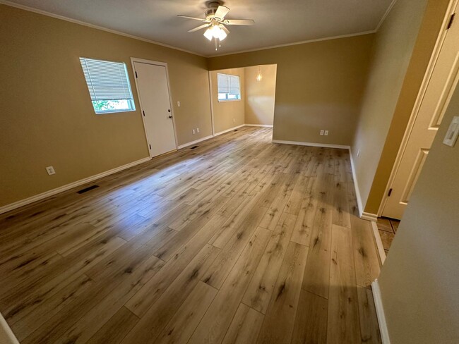 Building Photo - Charming updated Owasso Home!