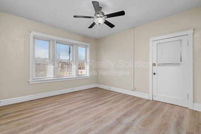 Building Photo - 4102 California Ave