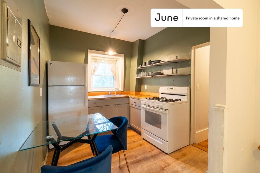 Building Photo - Room in Shared 2 bed/1 bath home