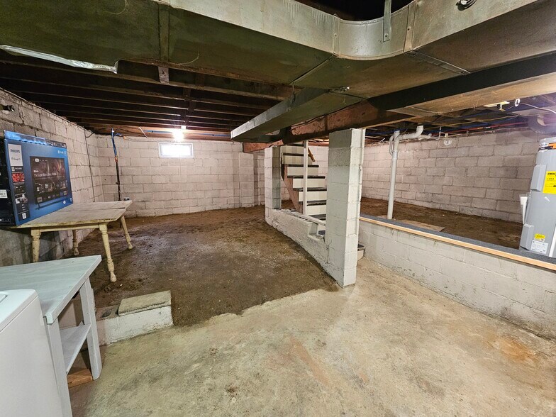 Building Photo - 61 Gabrielle St