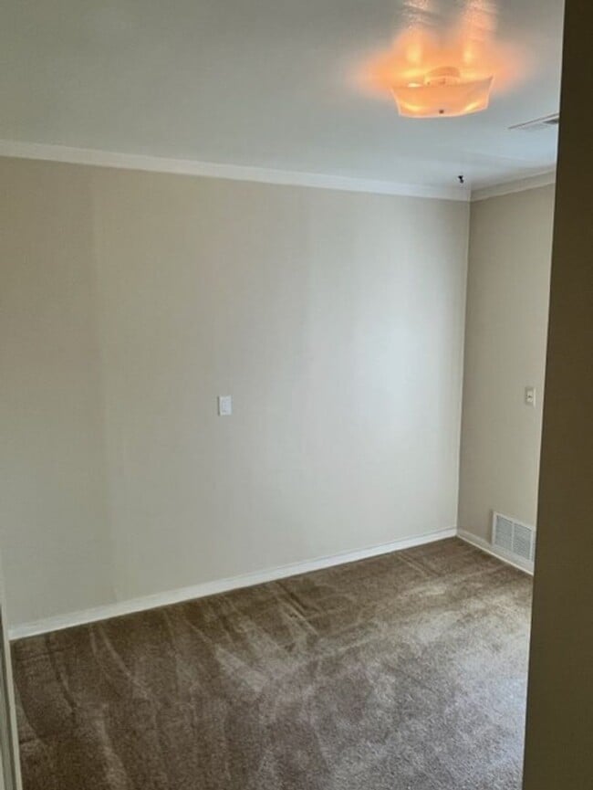 Building Photo - Great 2BR 1BA South Seattle Home