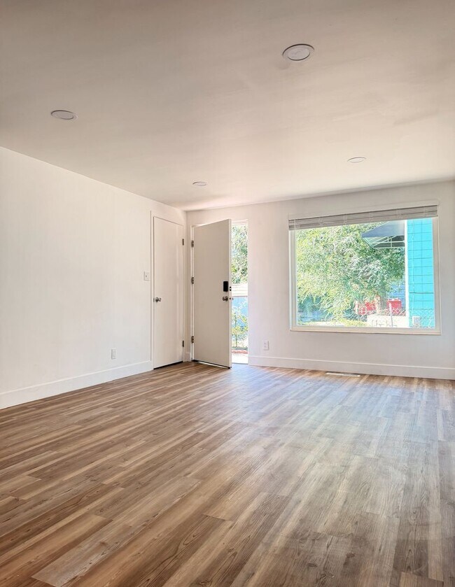 Building Photo - 224 S 900 E