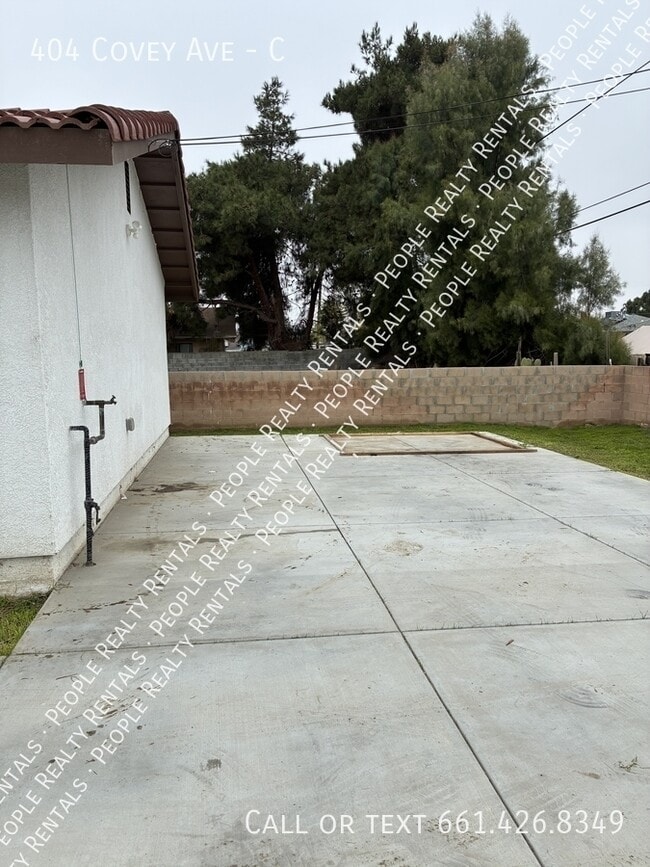 Building Photo - 404 Covey Ave