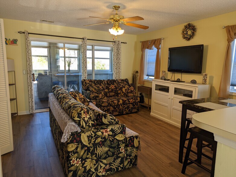 Building Photo - 1460 Blue Tree Ct