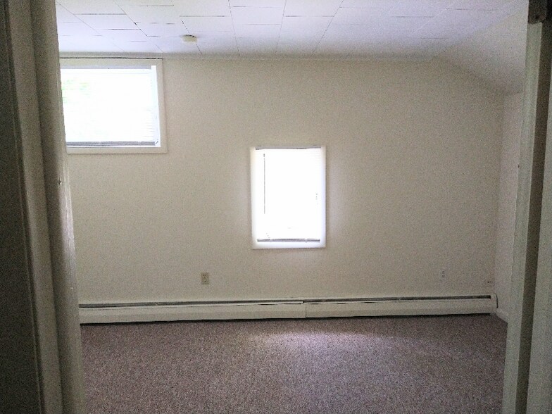 Building Photo - 261 S Riverside Rd