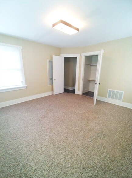 Building Photo - 910-914 N 11th Street