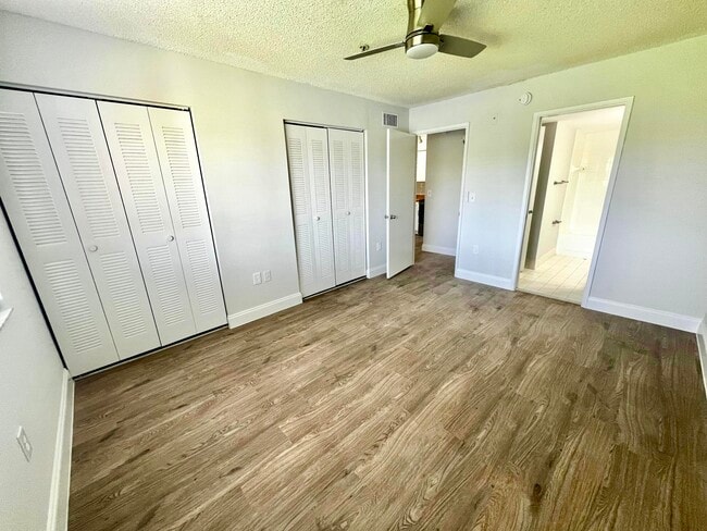 Building Photo - 7840 Sonoma Springs Cir