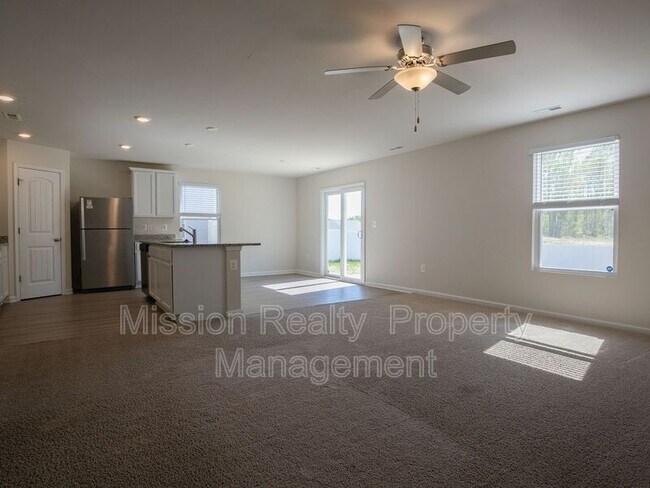 Building Photo - 2827 Meadowview Blvd