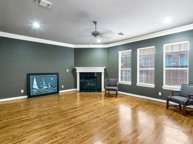 Building Photo - 3006 E Park at Fairdale