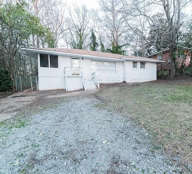 Primary Photo - 140 Torch Hill Rd
