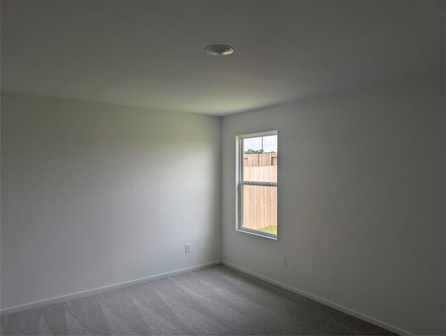 Building Photo - 25508 Roy Rogers Rd