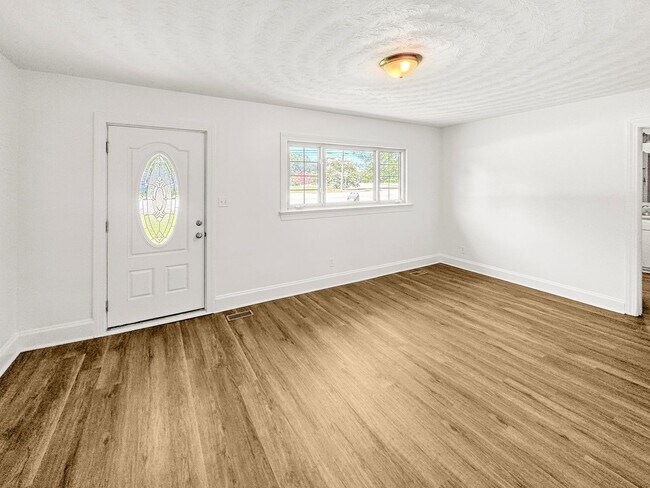 Building Photo - 1513 Bethlehem Rd