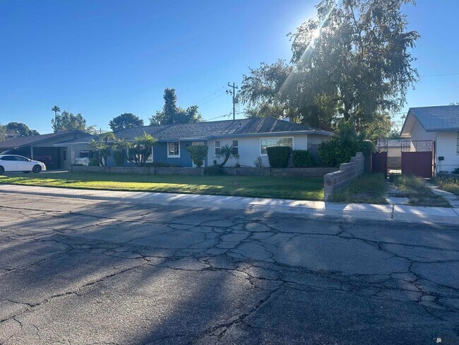 Primary Photo - 333 E 30th St