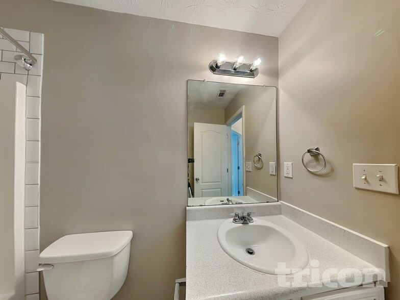 Building Photo - 20 Tabitha Ct