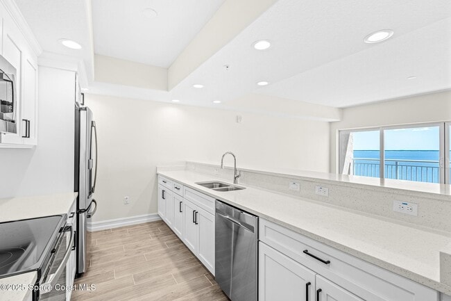 Building Photo - 1805 Riverside Dr