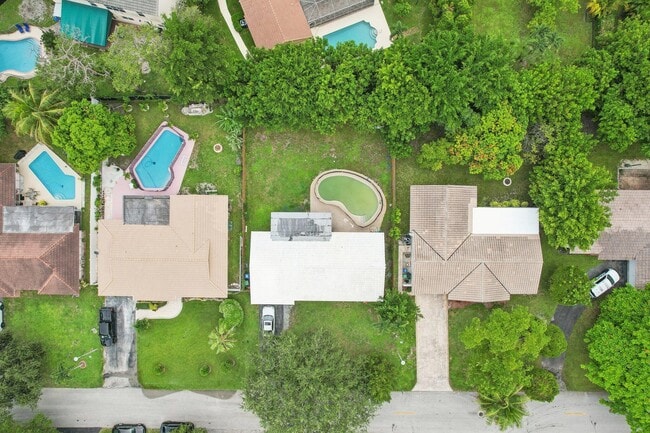 Building Photo - 7514 NW 40th St