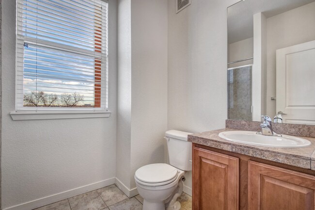 Building Photo - 2BD/2.5BA Condo with Parking Spot and Garage at Parkhill  AVAIL NOW!