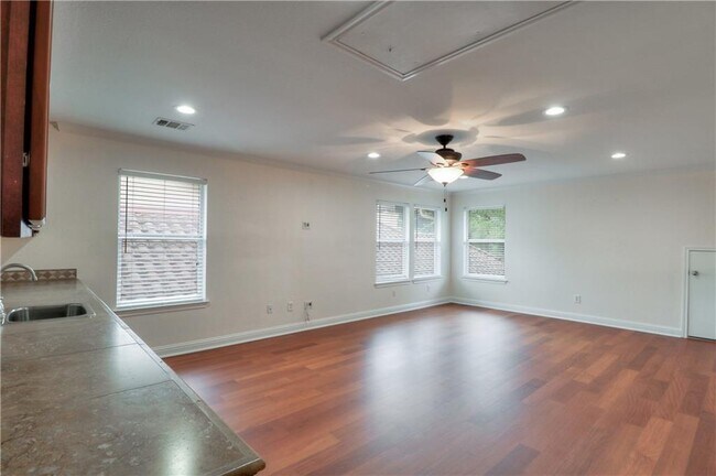 Building Photo - 14512 Broadwinged Hawk Dr