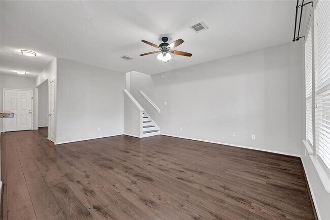 Building Photo - 26418 Richwood Oaks Dr