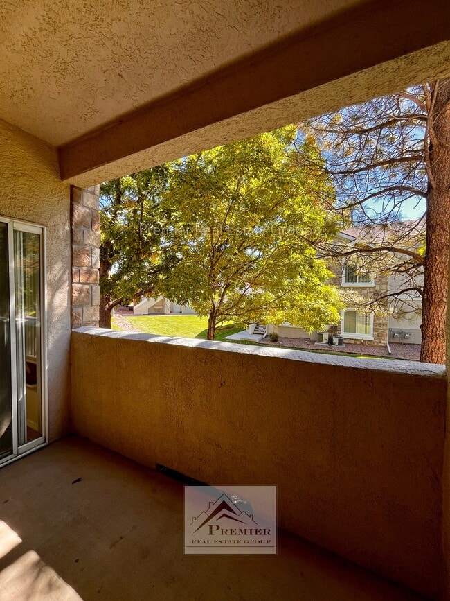 Building Photo - 3645 Strawberry Field Grove