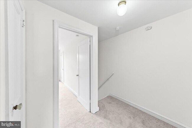 Building Photo - 5205 Westbrook Dr