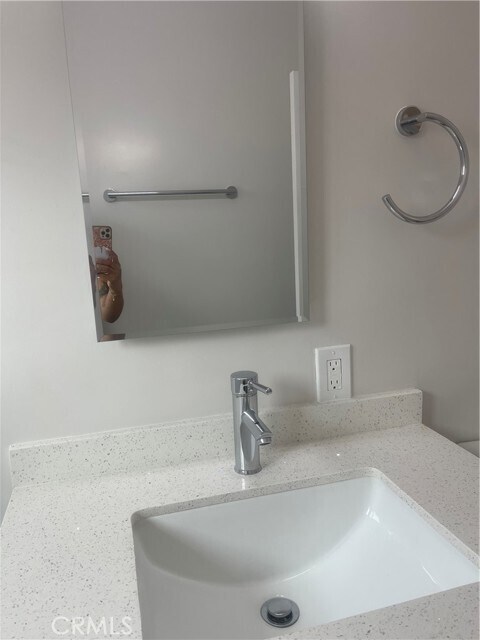 Building Photo - 1526 W 101st St