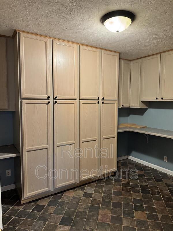 Building Photo - 18649 Boundary Rd