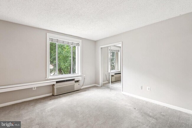 Building Photo - 1730 Arlington Blvd