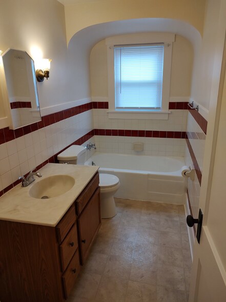 Building Photo - 2718 9th St SW