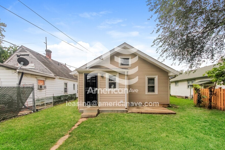 Building Photo - 1829 N Harding St