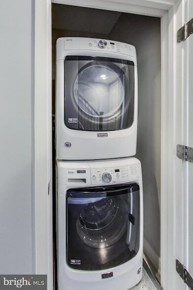 Building Photo - 16580 Crabbs Branch Way