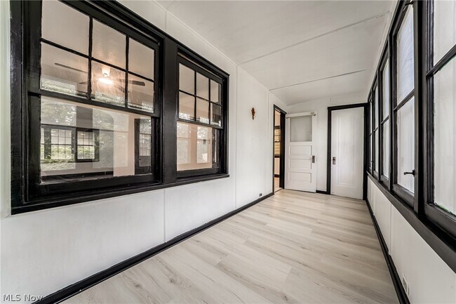 Building Photo - 3995 E 154th St
