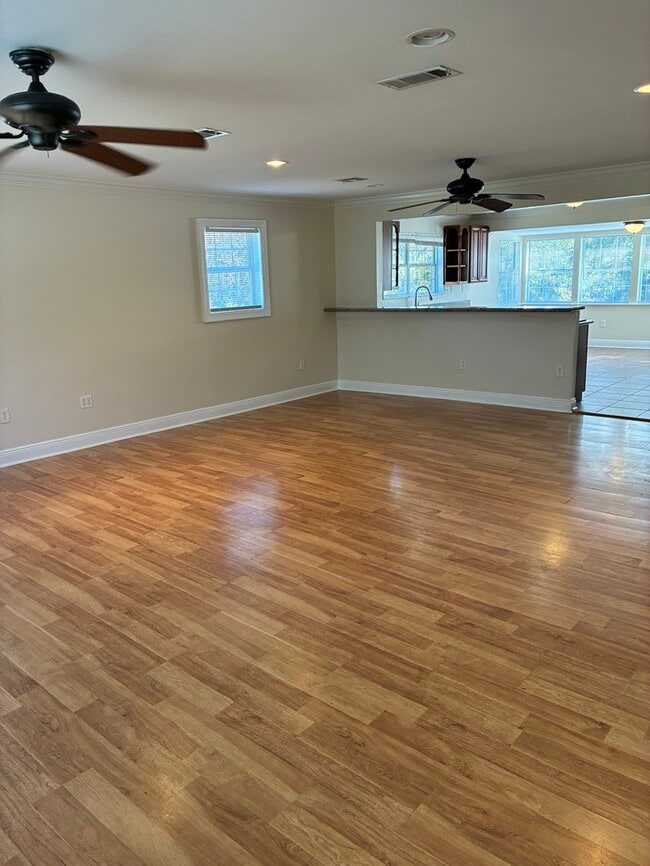 Building Photo - Beautiful 3/1 in Bay St. Louis, MS